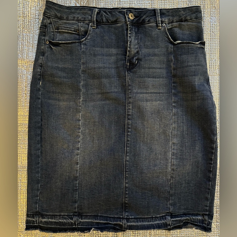 Rebel Wilson x Angels Plus: Denim Pencil Skirt